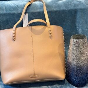 Chic Tan Leather Tote Bag